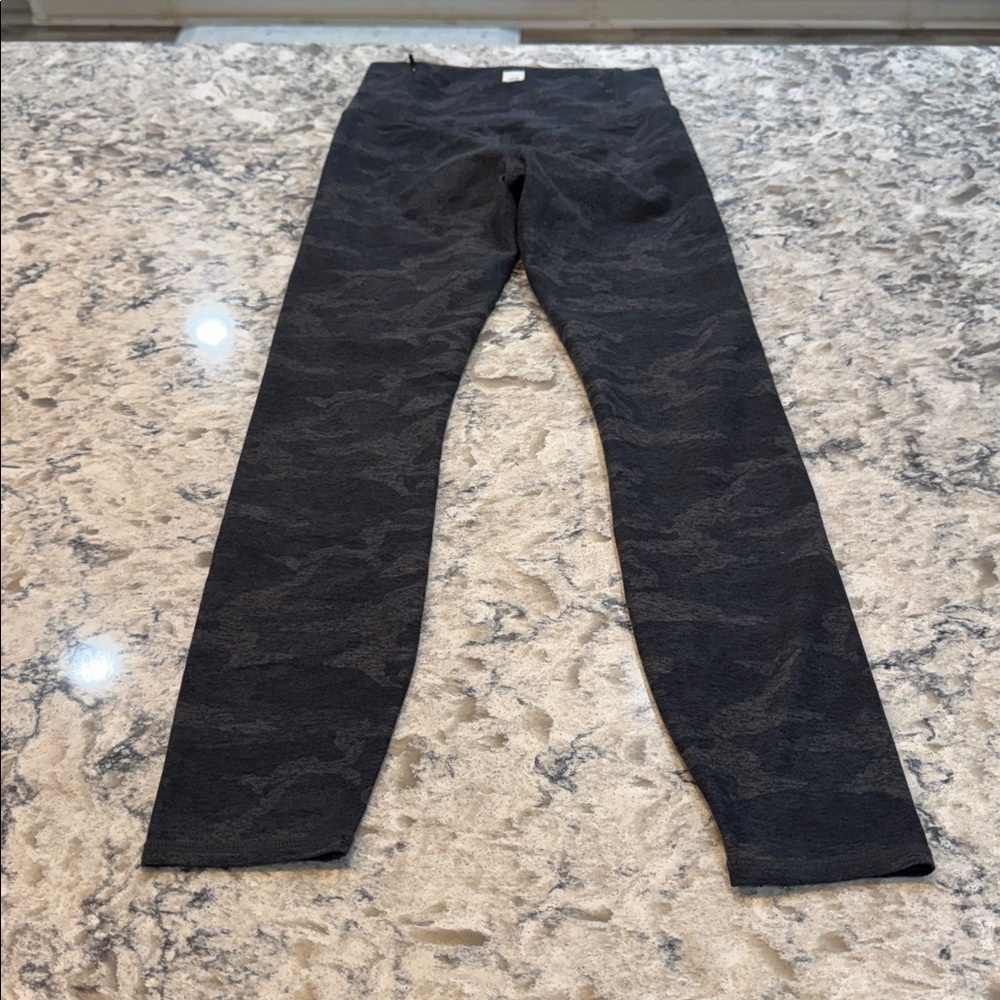 Vuori Clean Elevation Camo Leggings Black Gray Small S - Picture 3 of 13